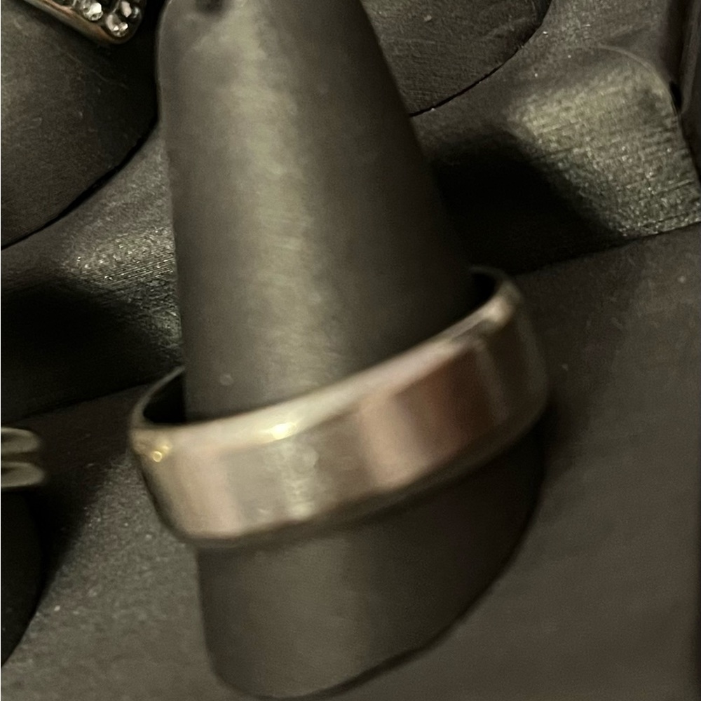 Men’s wedding band